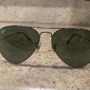 Unisex Ray-Ban Green Lens Aviator Sunglasses